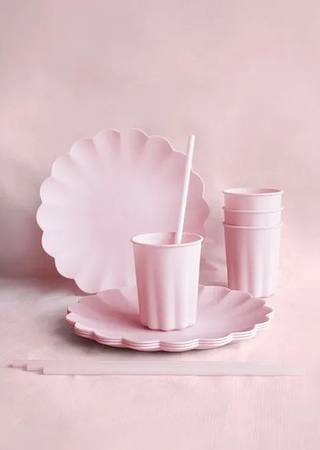 TALERZYKI PLASTIKOWE FALBANKA 22 X 22 CM RÓŻOWY 4 SZT