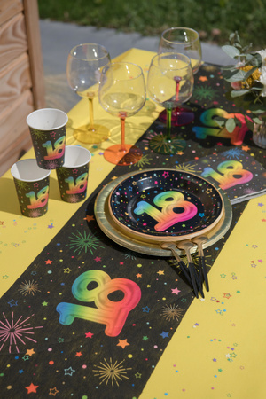 BIEŻNIK WŁÓKNINOWY FIESTA 18 URODZINY 30 X 300 CM