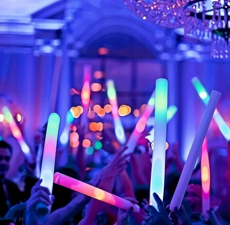 ŚWIECĄCA PAŁECZKA LED