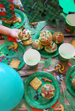 BANER GRA PIKSELE 5 M 1 SZT