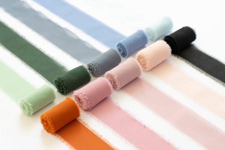 WSTĄŻKA SZYFONOWA SZAŁWIOWA 40MM 10M