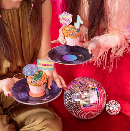 TALERZYKI PAPIEROWE RETRO DISCO 18 CM 6 SZT.