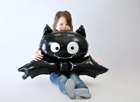 BALON FOLIOWY NIETOPERZ CZARNY 63 X 50 CM