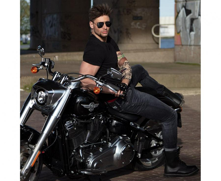 Tatuaż na rękę West coast gangstera motocyklisty