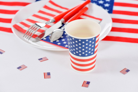 KUBECZKI PAPIEROWE FLAGA USA 270 ML 10 SZT