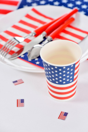 KUBECZKI PAPIEROWE FLAGA USA 270 ML 10 SZT