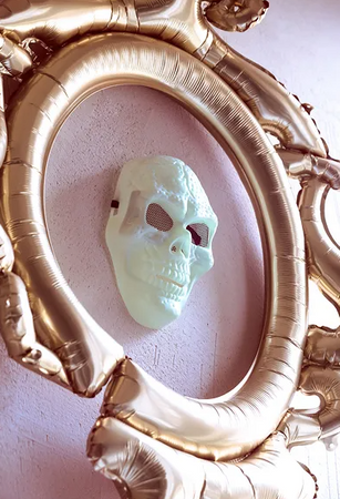 MASKA CZASZKA ŚWIECĄCA W CIEMNOŚCI 17 X 27 CM