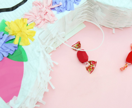 Piniata Kotek z Kwiatami kot kiciuś 33 x 35 x 7.5 cm zwierzęta urodziny