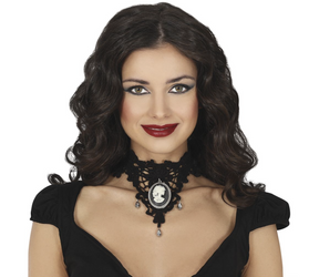 HAFTOWANY CHOKER Z MEDALIONEM NA BIUST