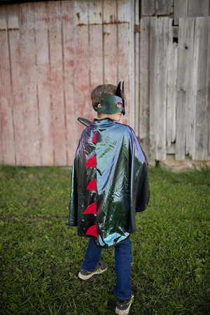 PELERYNA DWUSTRONNA Z MASKĄ SMOCZY-RYCERZ