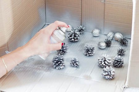 SPRAY DEKORACYJNY SREBRNY 125 ML DIY STROIK ŚWIĘTA