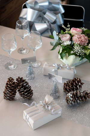 BIEŻNIK NA STÓŁ SREBRNY 28 X 300 CM