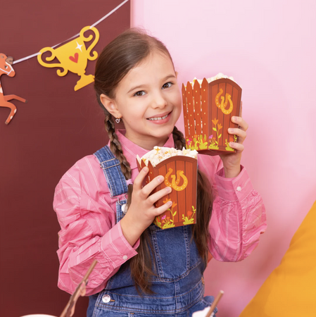 PUDEŁKA NA POPCORN KONIKI 8,5 X 13,5 CM 6 SZT