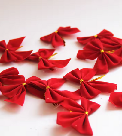 KOKARDKI 12 SZT CZERWONE