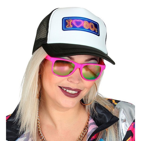 Czapka biało - czarna z daszkiem.