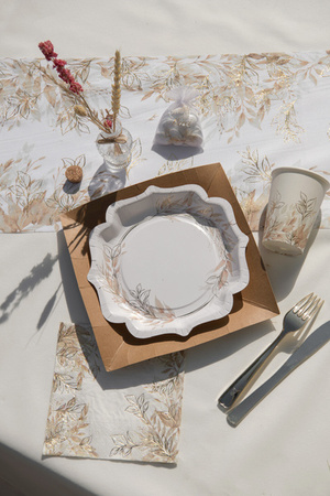 TALERZYKI PAPIEROWE KOMUNIA GAŁĄZKI BEŻOWO-ZŁOTE 21 CM 10 SZT.