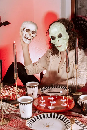 MASKA CZASZKA ŚWIECĄCA W CIEMNOŚCI 17 X 27 CM