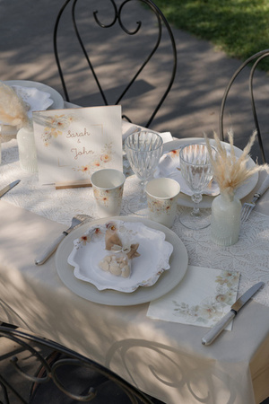 TALERZYKI PAPIEROWE KWIATY SOFTNESS 21X21 CM 10 SZT