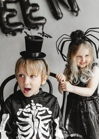 OPASKA CYLINDER Z NIETOPERZAMI 19 X 26 CM CZARNY HALLOWEEN