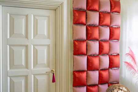 BALON FOLIOWY KURTYNA RÓŻOWO-CZERWONA 35 X 35 CM 4 SZT.