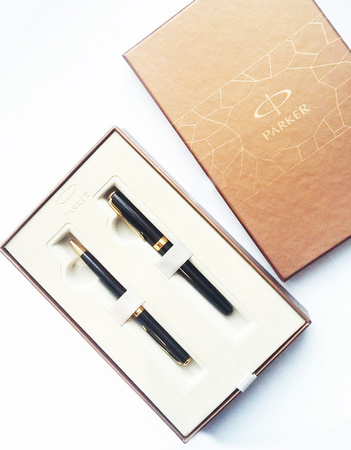 ZESTAW PARKER DŁUGOPIS Z PIÓREM KULKOWYM