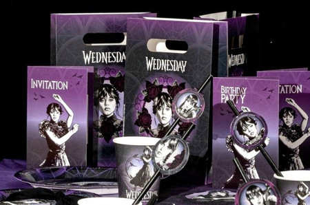 ZAPROSZENIA URODZINOWE WEDNESDAY JĘZYK FRANCUSKI 8SZT. 10cm x 16cm