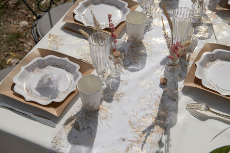 BIEŻNIK KOMUNIA GAŁĄZKI BEŻOWO-ZŁOTY 28 X 300 CM