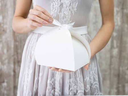 PUDEŁKO NA CIASTO BIAŁY 16,5x14x9,5CM 10 SZT.