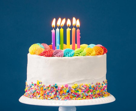 ŚWIECZKI URODZINOWE 24 SZT. KOLOROWE, 6 CM
