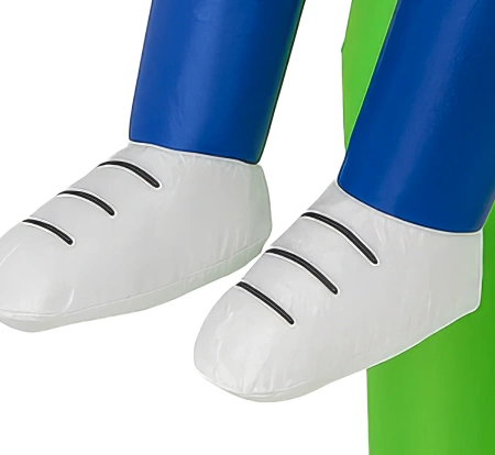 STRÓJ DZIECIĘCY DMUCHANY KOSMITA TRZYMAJĄCY DZIECKO