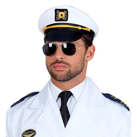 Czapka kapitana statku.