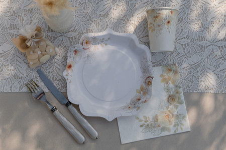 ZESTAW KWIATY SOFTNESS TALERZYKI+KUBECZKI+SERWETKI