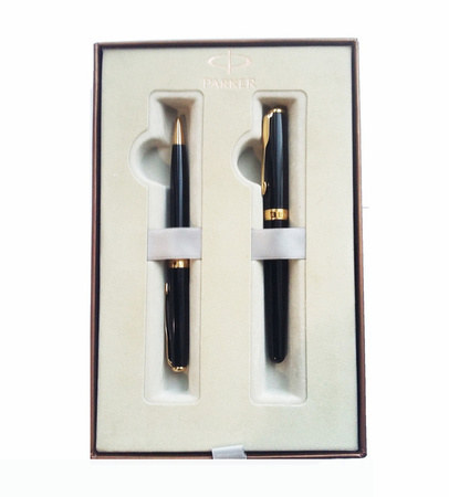 ZESTAW PARKER DŁUGOPIS Z PIÓREM KULKOWYM