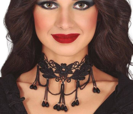 BLACK NECKLACE WITH FLOWERS AND STONES