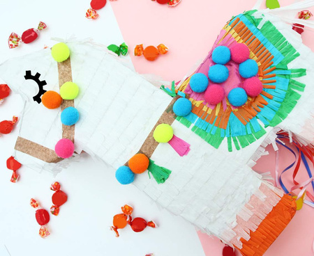 Piniata na sznurki Lama Lamy Alpaka 36x7.5x45 cm zwierzęta urodziny