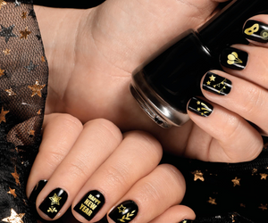 ARKUSZ ZŁOTYCH NAKLEJEK NA PAZNOKCIE 10X7 CM