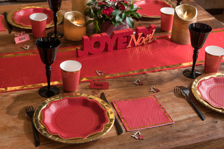 SERWETKI PAPIEROWE ZŁOTE KROPKI CZERWONE 33X33 CM 20 SZT