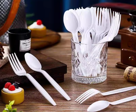 ŁYŻKI WIELORAZOWE BIAŁE 18 CM 8 SZT