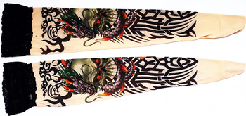 POŃCZOCHY Z TATUAŻAMI CZASZKA