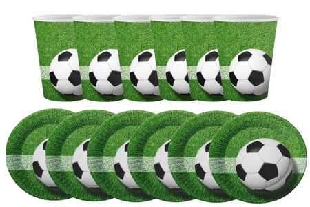 ZESTAW PIŁKA NOŻNA NA MURAWIE: TALERZYKI + KUBECZKI 