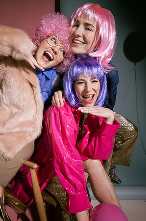 PERUKA KLEOPATRA JASNY RÓŻ