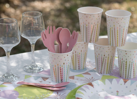 KUBECZKI PAPIEROWE HAPPY BIRTHDAY ŚWIECZKI 270 ML 10 SZT