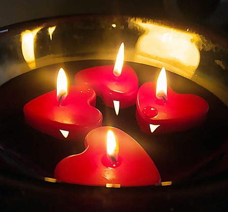 ŚWIECZKI W KSZTAŁCIE SERC 6 SZT
