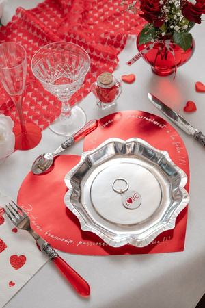PODKŁADKA POD TALERZ CZERWONE SERCE 2 SZT 