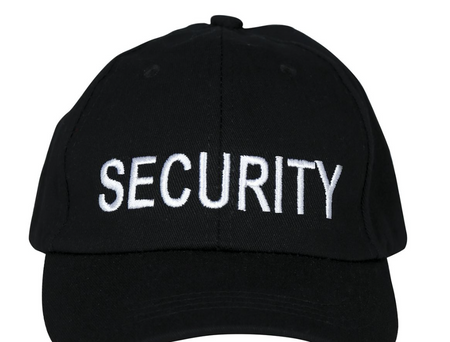 CZAPKA Z DASZKIEM SECURITY 