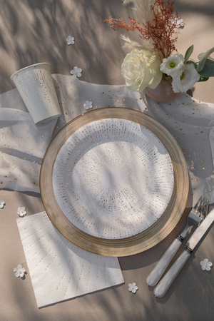 KUBECZKI PAPIEROWE BIAŁE ZE ZŁOTYMI WZORAMI 270 ML 10 SZT.