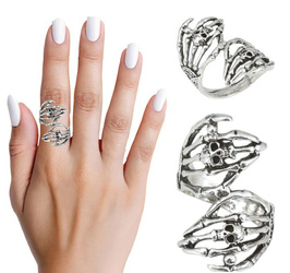 PIERŚCIEŃ DŁONIE KOŚCIOTRUPA HALLOWEEN