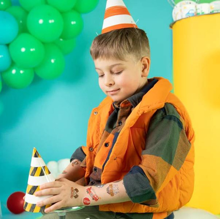 CZAPECZKI AUTA 6 SZT