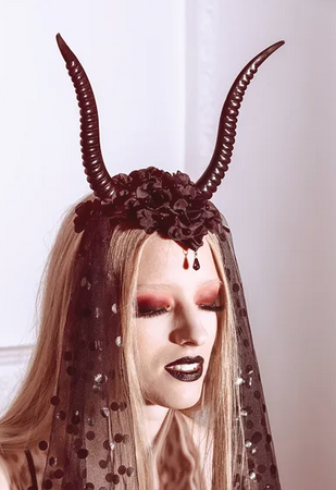 OPASKA ROGI Z TIULEM 30 X 76 CM CZARNY