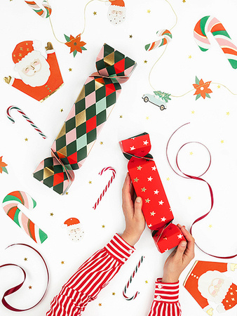 ZAWIESZKI DO PREZENTÓW MIKOŁAJ MIX 12 szt.